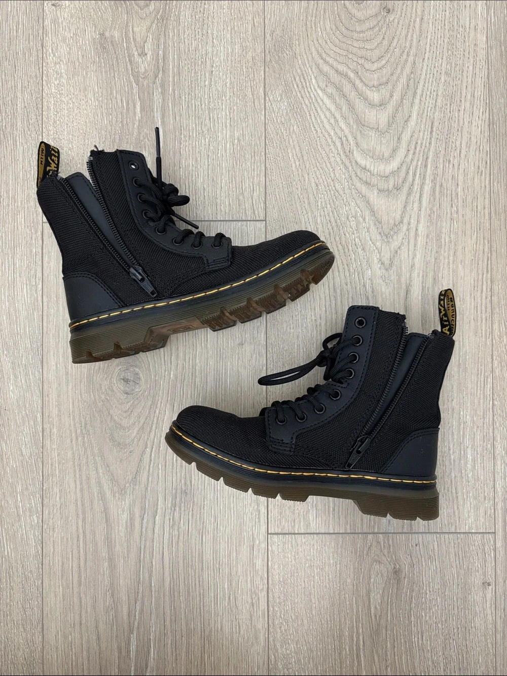 Dr. Marten Combs Boot 13Y